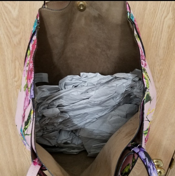 SOLD- Floral Betsey Johnson Large Tote/Crossbody! - Picture 3 of 7